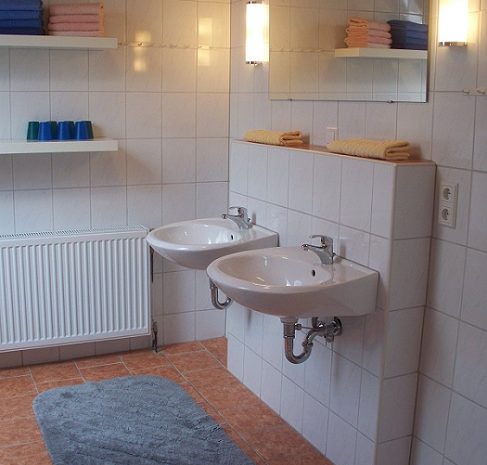 Badezimmer EG